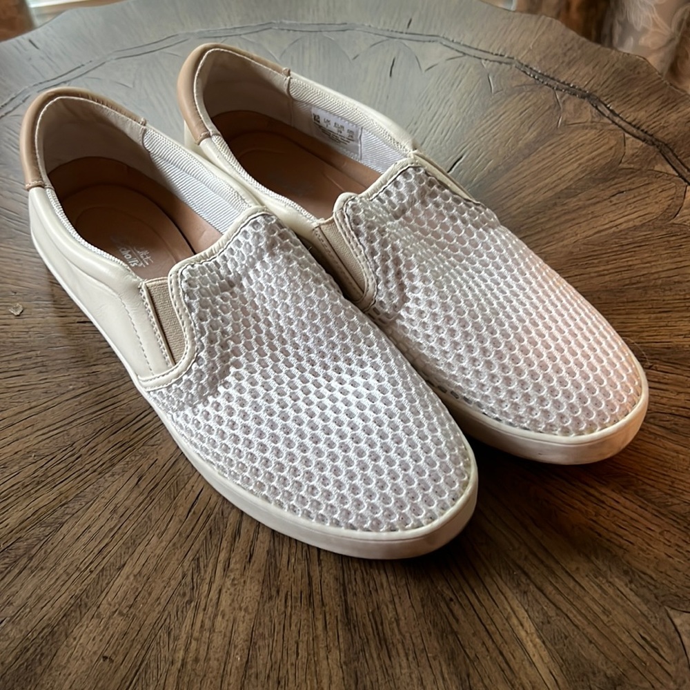 Dr School’s slip on sneakers